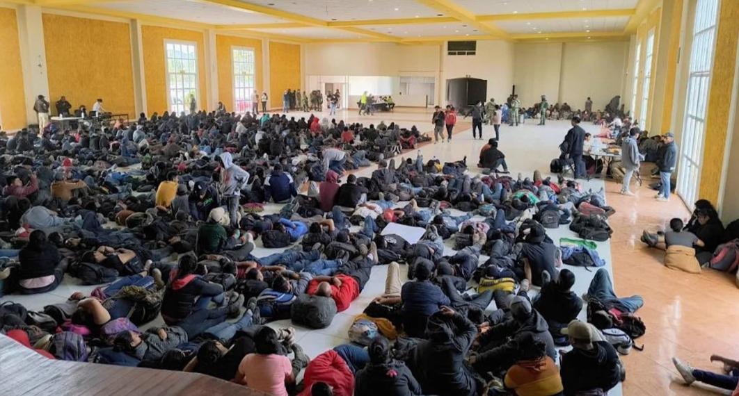 Rescatan a 726 migrantes de una bodega en Tlaxcala
