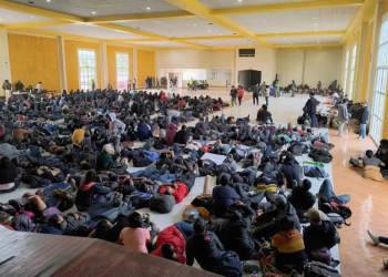 Rescatan a 726 migrantes de una bodega en Tlaxcala