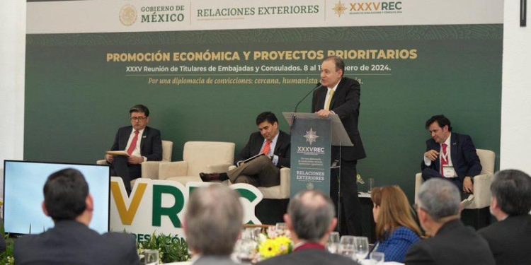 Impulsa Gobernador Durazo Plan Sonora ante embajadores y cónsules de México