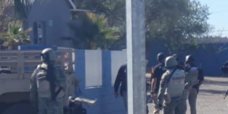 Ejército rescata a 18 migrantes secuestrados en un motel de Santa Ana