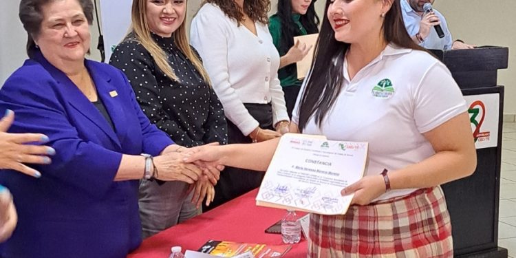 Celebra Cecyte Sonora décimo aniversario de Telebachilleratos Comunitarios con presentación de revista