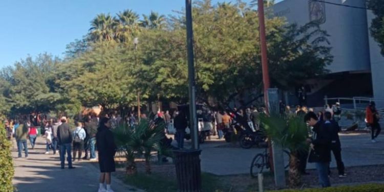 Amenaza de bomba en Ciudad Obregón: desalojan 300 personas de agencia fiscal