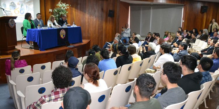 Festejan el 60 aniversario de tres licenciaturas: Letras y Lingüística, Física y Matemáticas