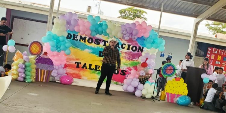 Avanzan estudiantes a la etapa Zona Escolar de los Eventos Artísticos y Culturales de Educación Primaria.