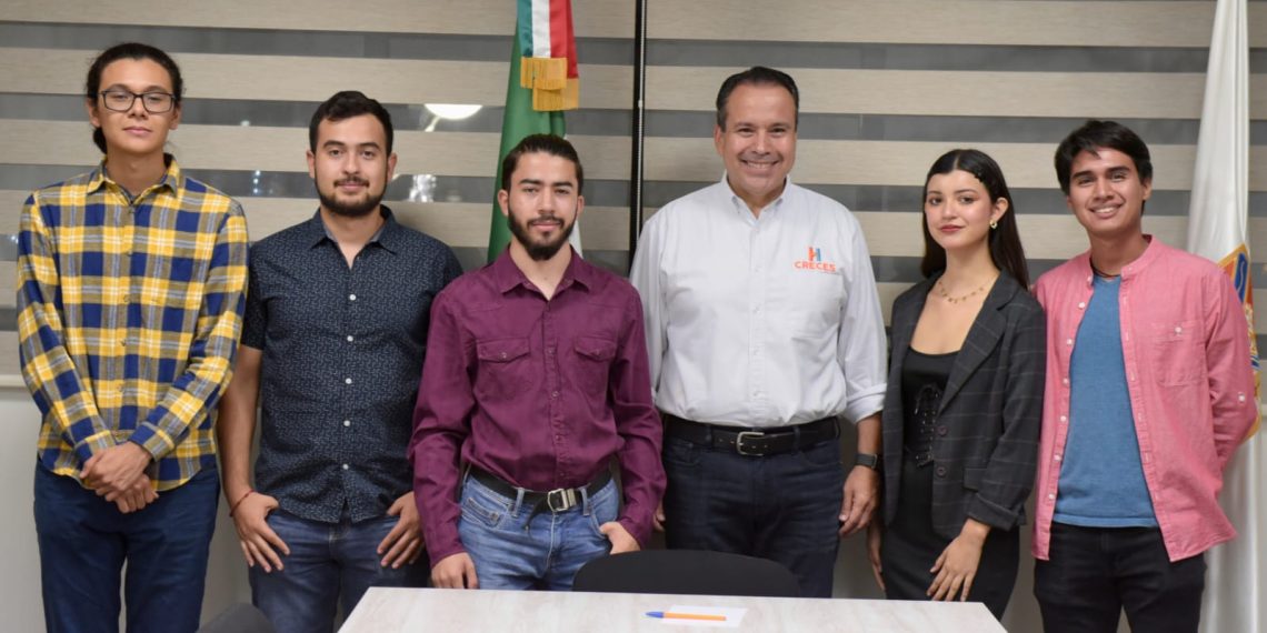 Refrenda Toño Astiazarán apoyo a estudiantes de Física y energías renovables