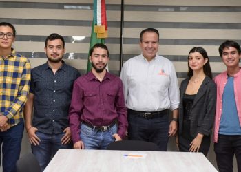 Refrenda Toño Astiazarán apoyo a estudiantes de Física y energías renovables