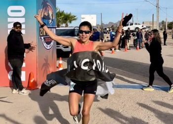 Norma Morales y José Manuel Ríos se estrenan como campeones en el Primer Medio Maratón en Bahía de Kino “21K-INO RUN”