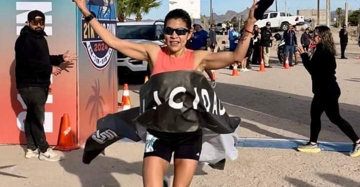 Norma Morales y José Manuel Ríos se estrenan como campeones en el Primer Medio Maratón en Bahía de Kino “21K-INO RUN”