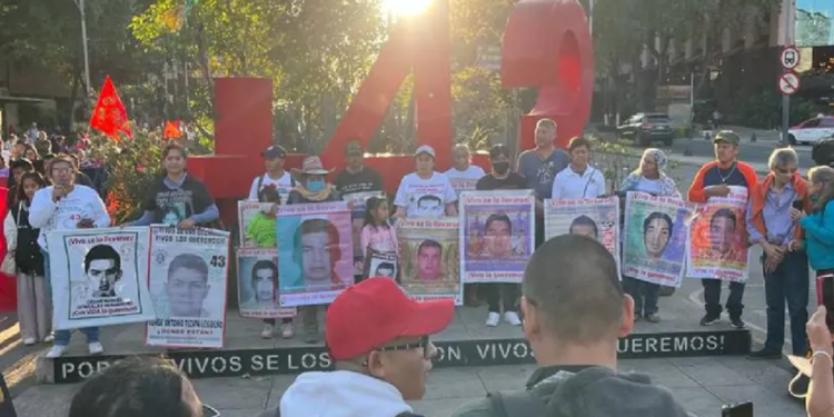 Caso Ayotzinapa en ‘declive’: abogado de los familiares de los 43 desaparecidos