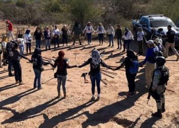 Buscadoras encuentran dos fosas clandestinas en Guaymas