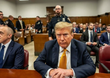 Trump, culpable de los 34 cargos en su contra por falsificar registros comerciales en caso Stormy Daniels.