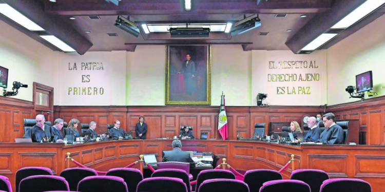 Suprema Corte avala eliminar unilateralmente contenidos de plataformas digitales para proteger derechos de autor.