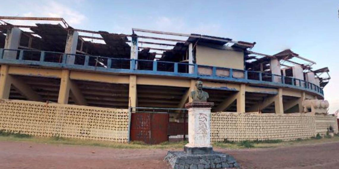 Marina remodela estadio de beisbol en Guaymas a final de sexenio.