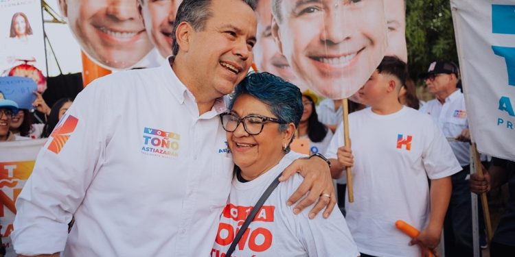 En equipo con la gente seguirán los cambios para transformar a Hermosillo: Toño Astiazarán.