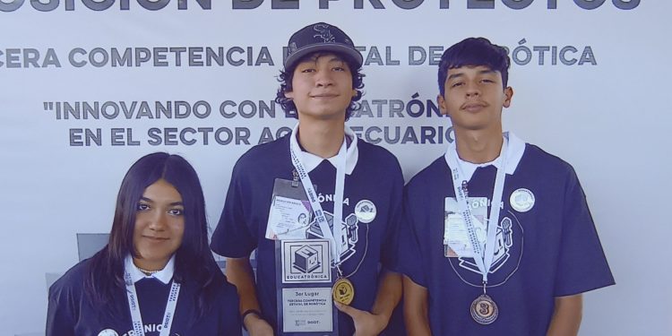 Reconoce SEC a ganadores de la tercera competencia estatal de robótica “Innovando con Educatrónica en el Sector Agropecuario”.