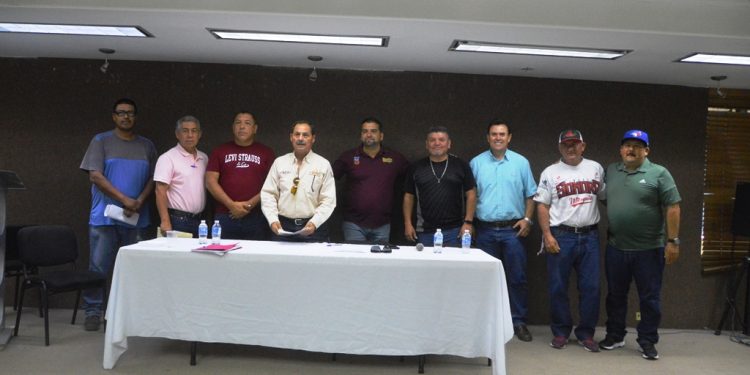 Firman convocatoria del Campeonato Estatal de primera fuerza.