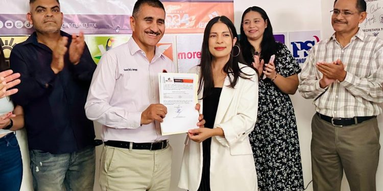 Recibe Oscar Ortiz constancia de mayoría al obtener el 65.21 % de los votos emitidos.