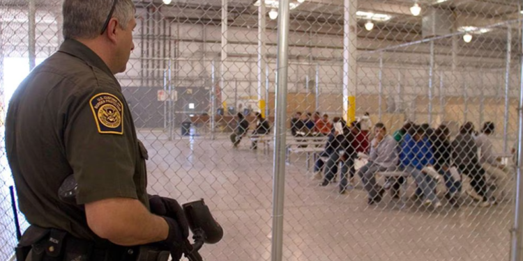 Funcionarios en Mississippi rechazan propuesta para albergar a menores migrantes.