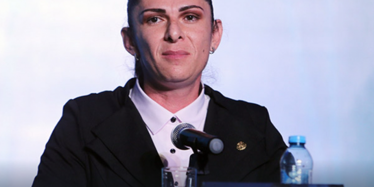 Ana Guevara pierde demanda contra equipo de natación artística.