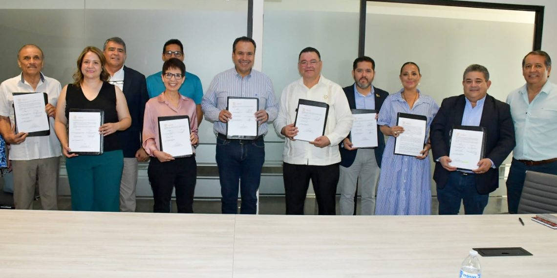 Colegios de profesionistas y organismos empresariales hacen alianza con Toño Astiazarán.