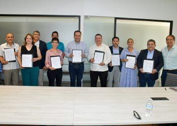 Colegios de profesionistas y organismos empresariales hacen alianza con Toño Astiazarán.