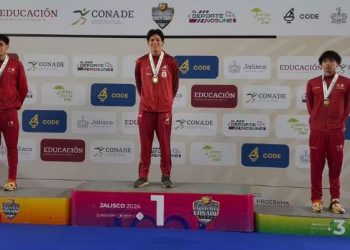 Consigue Alfredo Velázquez dos oros en natación de Nacionales Conade 2024.