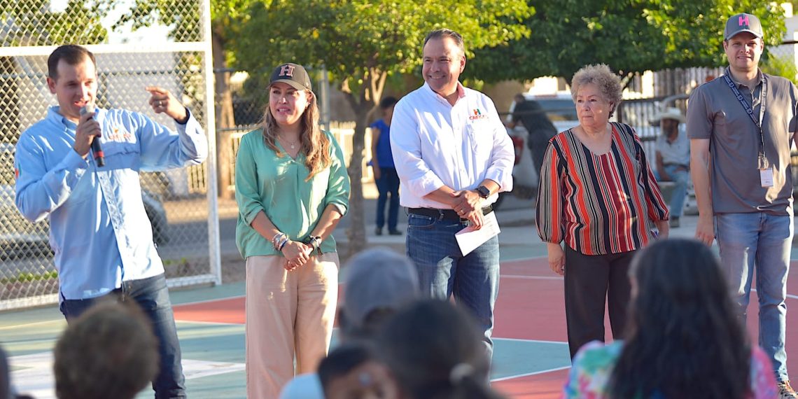 Entrega Toño Astiazarán mejoras al parque Emiliano Zapata.
