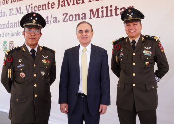 Encabeza Gobernador Durazo toma de protesta del nuevo comandante de la Cuarta Zona Militar.