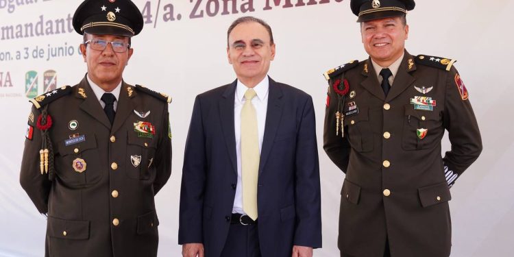 Encabeza Gobernador Durazo toma de protesta del nuevo comandante de la Cuarta Zona Militar.