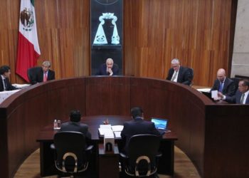 Tribunal Electoral resuelve que AMLO cometió violencia política de género contra Xóchitl Gálvez.