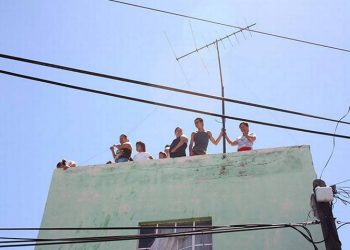 Hermosillenses solicitan a CFE prevenir apagones: Más de 60 colonias se han visto afectadas.