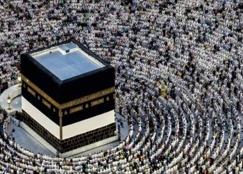 Suman 600 egipcios muertos por calor extremo durante la peregrinación a La Meca.