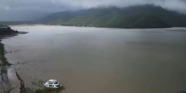 Samuel García emite alerta máxima por apertura de compuertas de la Presa de La Boca a población cercana al río San Juan.