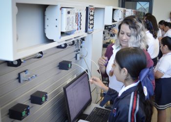 Impulsa UTGuaymas acercamiento de las niñas a la ciencia y la tecnología.