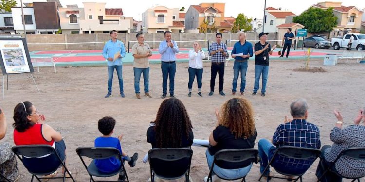 Entrega Toño Astiazarán obra ganadora del Presupuesto CRECES en Montecarlo.