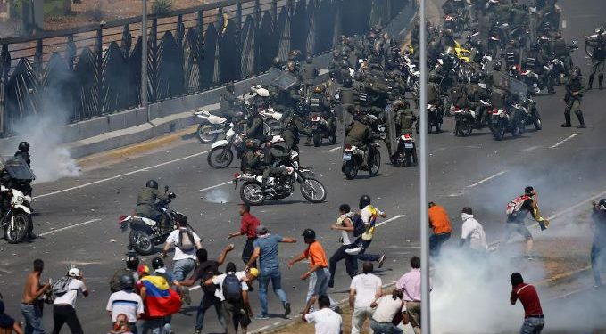 ONU pide al gobierno de Venezuela “respetar los derechos de quienes protestan”.