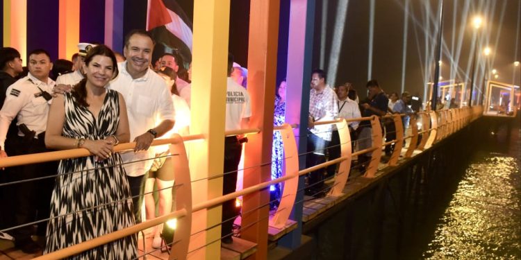 Entrega Toño Astiazarán nuevo muelle de Bahía de Kino.