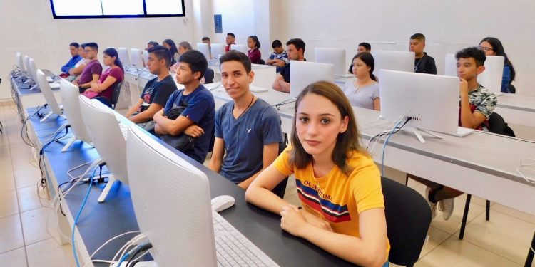 Llama UES a aspirantes registrados a cumplir con las fechas de exámenes de admisión.