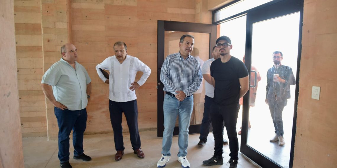 Acuerda Toño Astiazarán con titular de SEDATU mejoras al Centro Cultural Ágora.