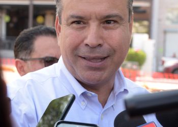 Anuncia Toño Astiazarán construcción de andador peatonal en Bahía de Kino.