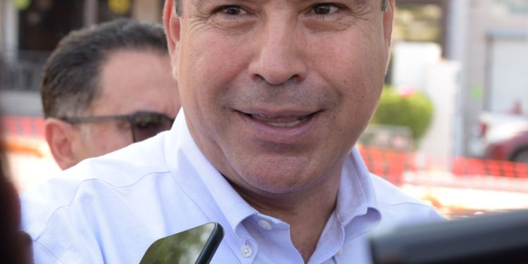 Anuncia Toño Astiazarán construcción de andador peatonal en Bahía de Kino.