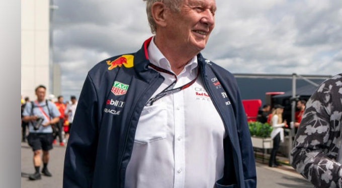 Helmut Marko sorpresivamente confía en que Checo Pérez saldrá de su mala racha.