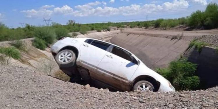 Encuentran dos cuerpos flotando en canales al sur de Sonora.
