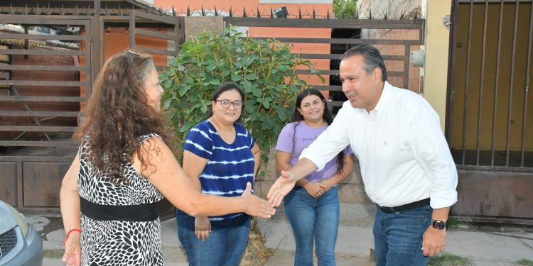 Entrega Toño Astiazarán rehabilitación de Parque La Esperanza.