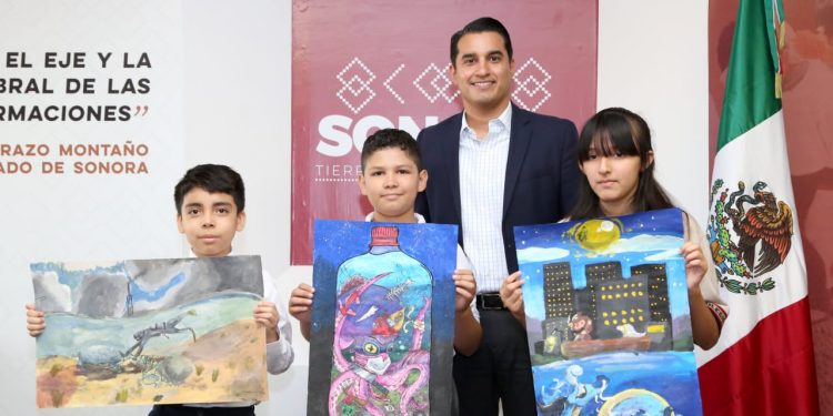 Premia SEC a ganadores estatales del 47 Concurso Nacional de Pintura Infantil “El Niño y La Mar”.