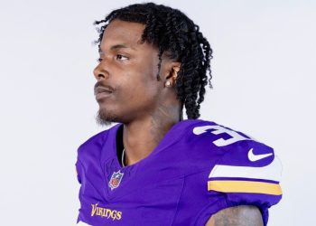 Khyree Jackson, esquinero que debutaría este año en la NFL con los Vikings, muere en accidente de auto a los 24 años de edad.