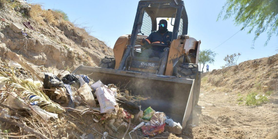 Listo Ayuntamiento de Hermosillo con limpieza de canales y arroyos por temporada de lluvias.