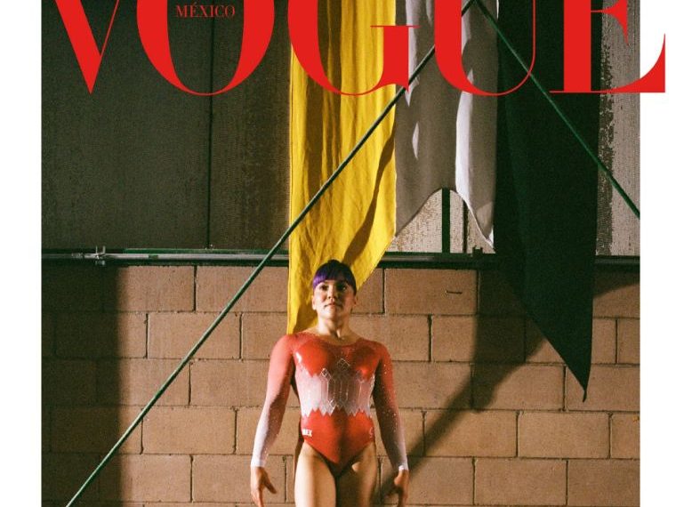 Alexa Moreno, gimnasta mexicana, aparece en la portada de Vogue México.