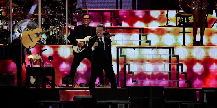 Como en los tiempos de Hugo Sánchez, mexicano vuelve a conquistar el Bernabéu: Luis Miguel.