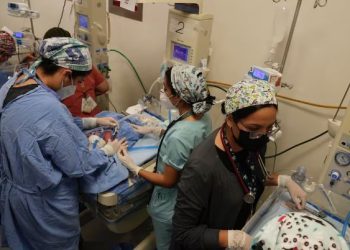 Nacen trillizas en Hermosillo; padres necesitan ayuda.